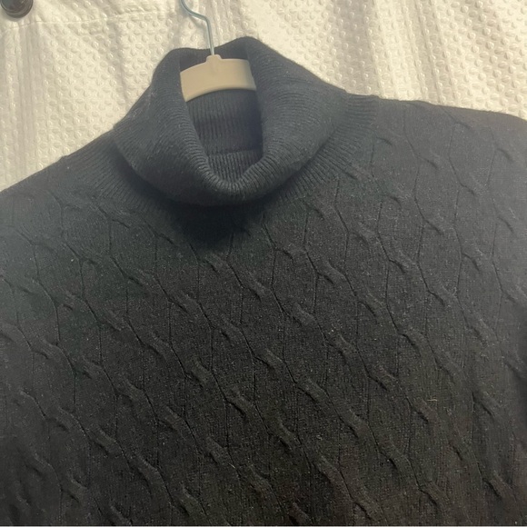 Madison Studio Black Cashmere Cable Knit Turtleneck Sweater Small Preppy - Picture 2 of 9